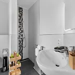 Lee In Semesterbostad